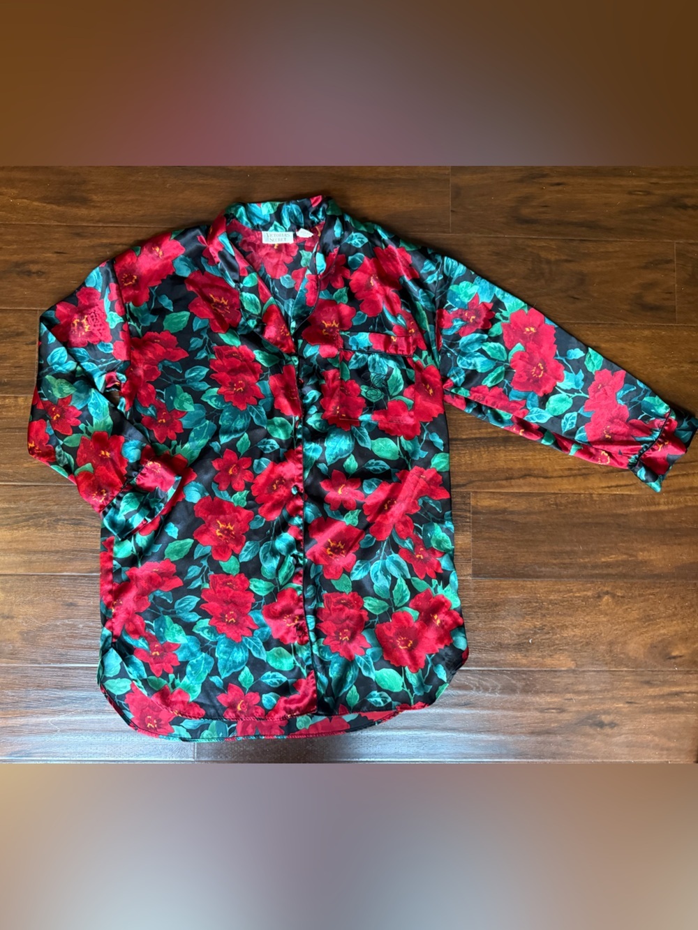 Vintage Victoria’s Secret floral 90s sleep shirt size medium